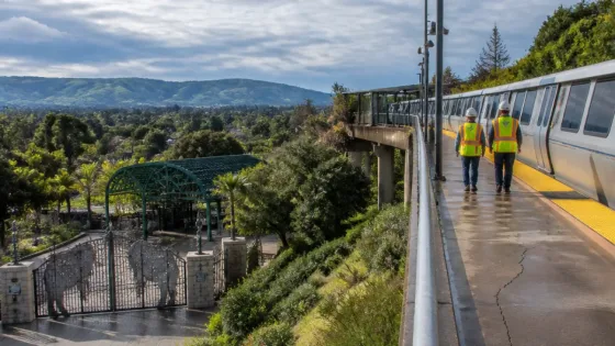 Small quake centered near Oakland Zoo rattles city, prompts BART inspections