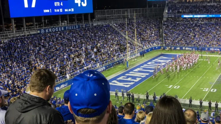 Alabama’s second-half surge secures 45-17 win at Kentucky and shifts AP poll picture