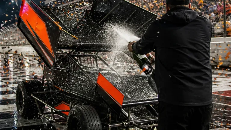 Knoxville Raceway Championship Night: Timms, Schneiderman, Phillips Close Out Local Sprint Season