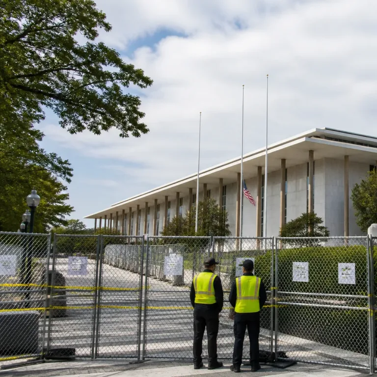 Fencing Erected as Kennedy Center Board Votes to Close Main Building Amid Trump Name Dispute