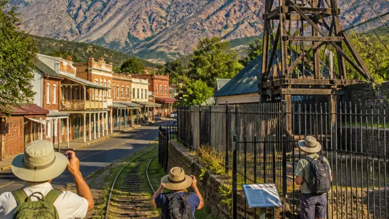 Barberton’s layers of history and rock: a gold‑rush town at the edge of ancient mountains